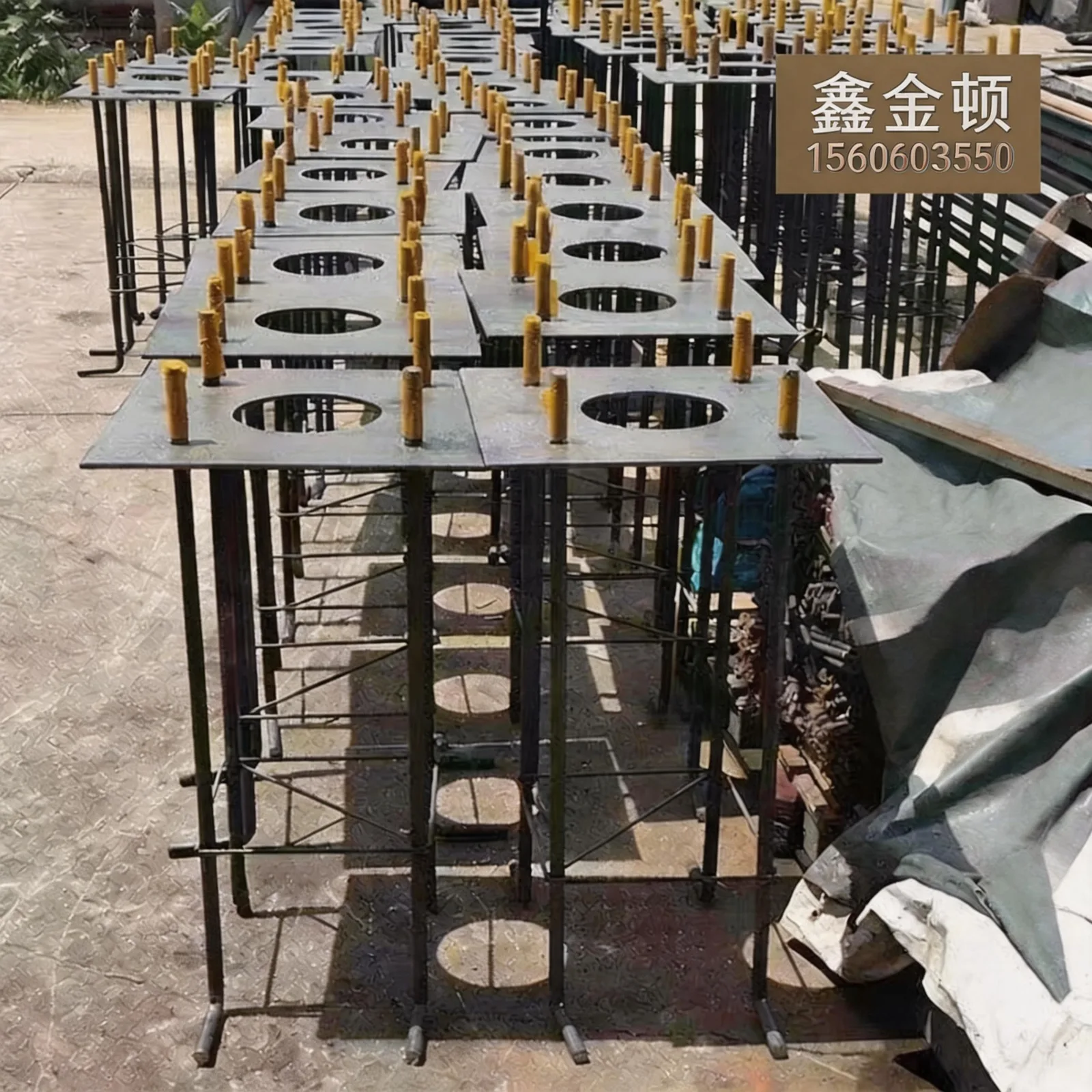 立杆预埋件地笼实物展示
